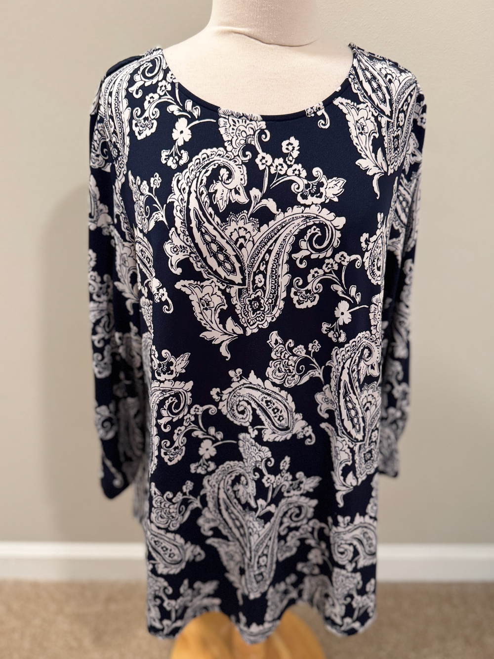 New Directions XL Navy Blue Blouse Paisley O-Ring Cutout Back Tunic Top 3/4 Slv